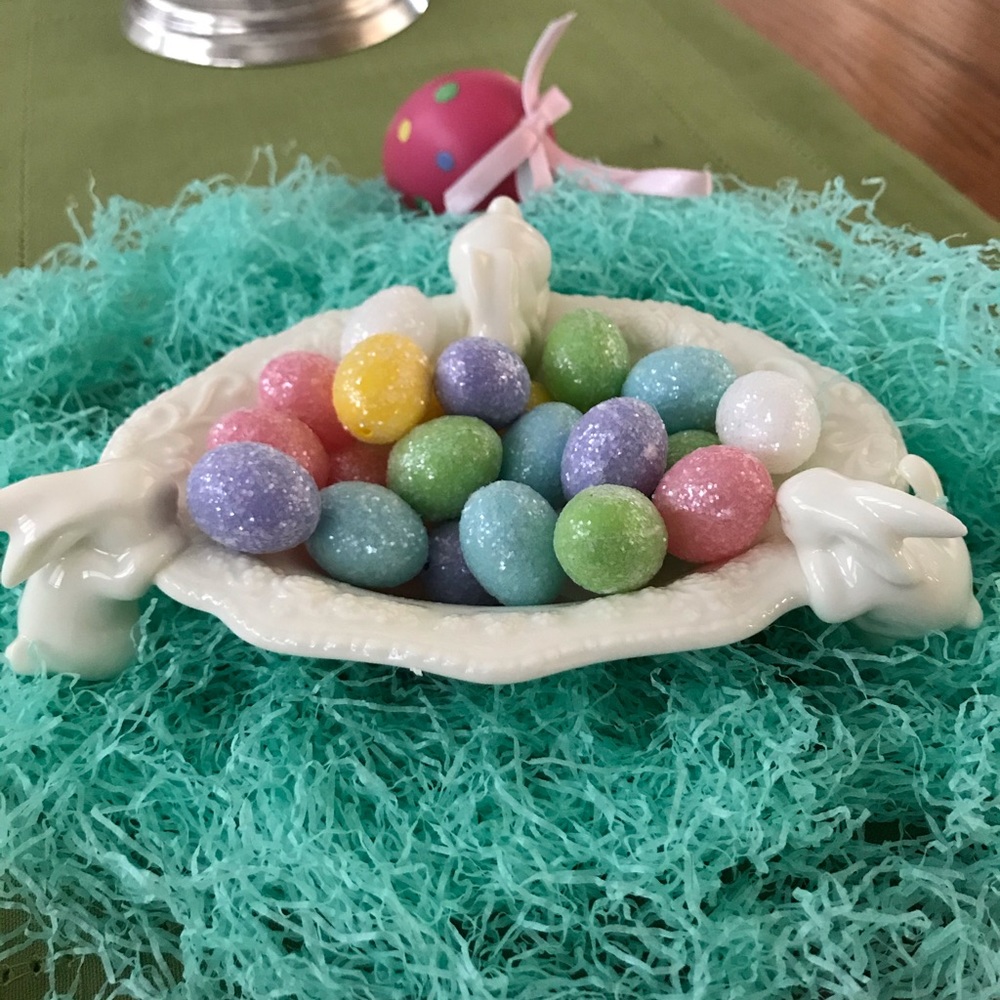 Bunny Rabbit Dish with 3 Bunnies Climbing In